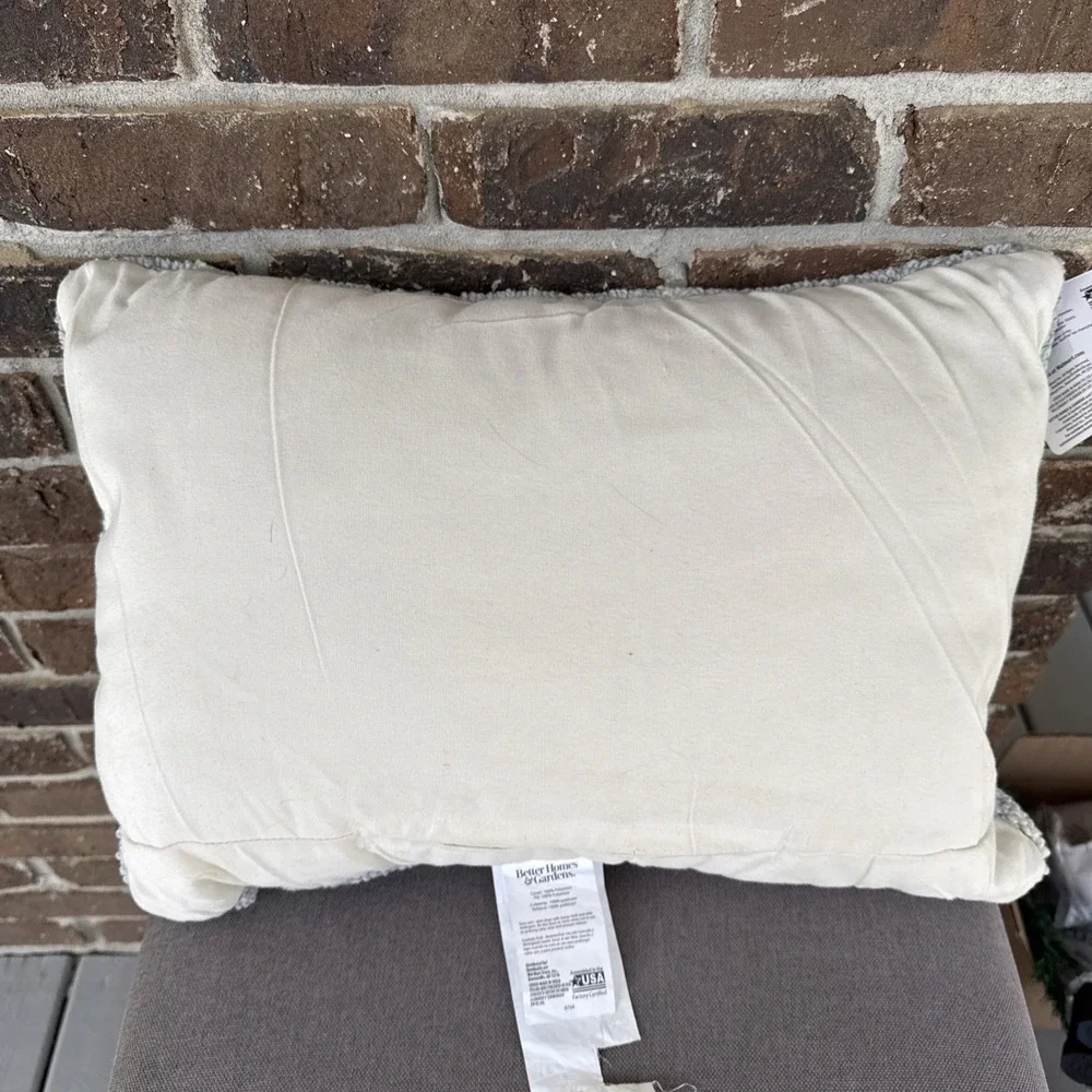 Better Homes & Garden‎ Holiday Village Outdoor Throw Pillow 14x20 Raised Loop